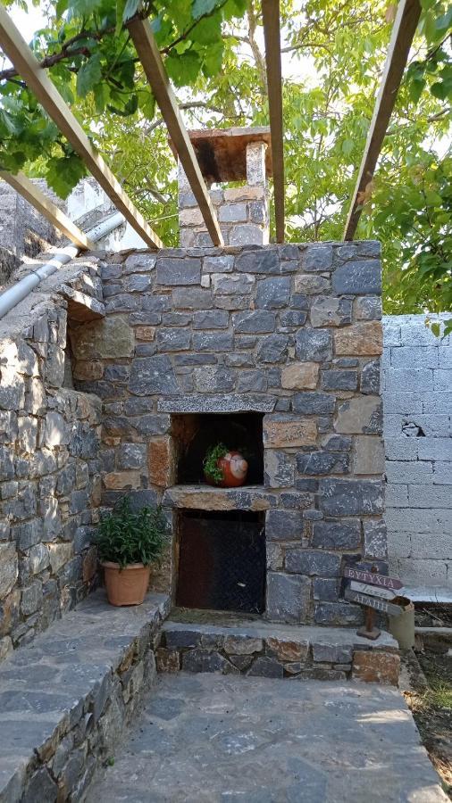 Villatzer - Traditional House With Fireplace And Garden Tzermiádon Exterior foto